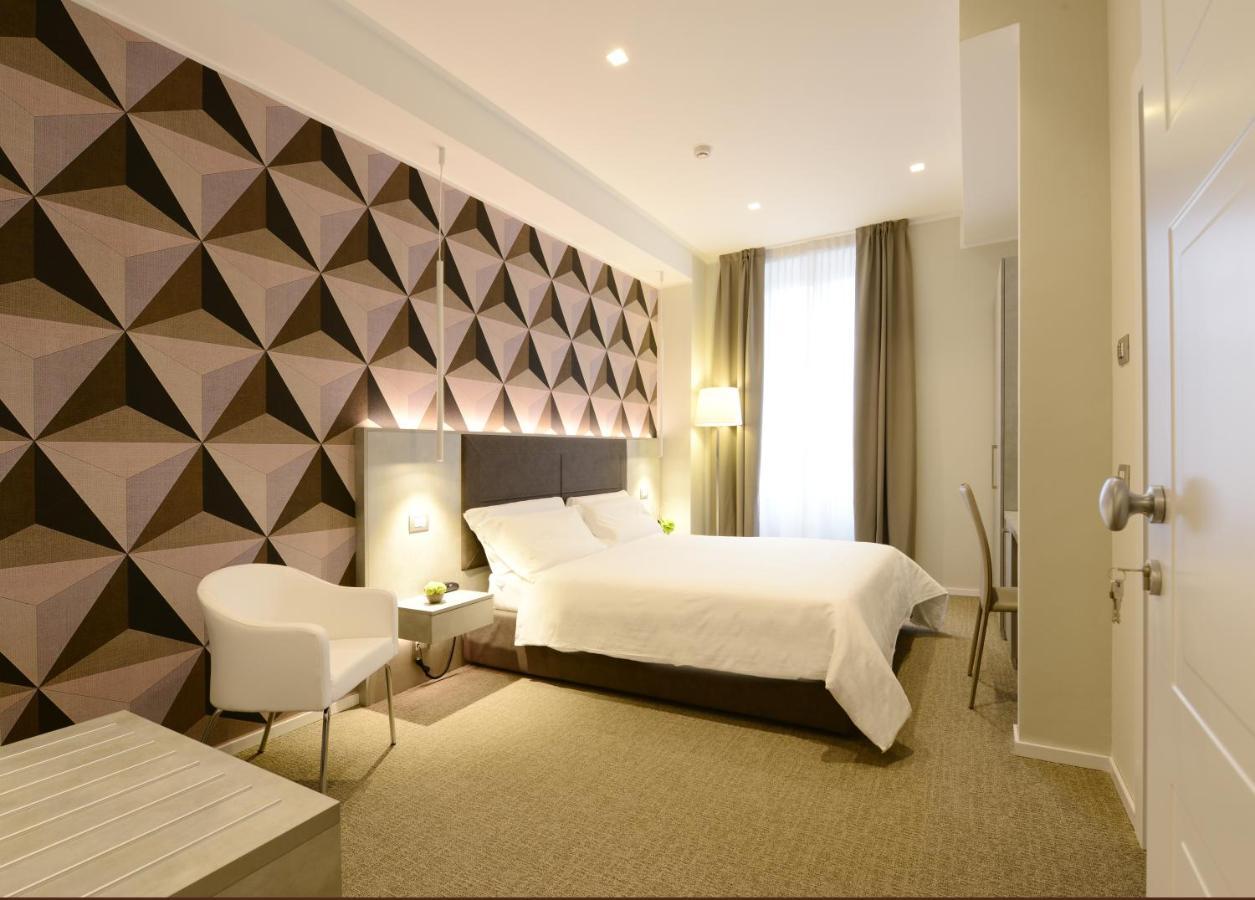 Hotel Repubblica 55 Биелла Экстерьер фото